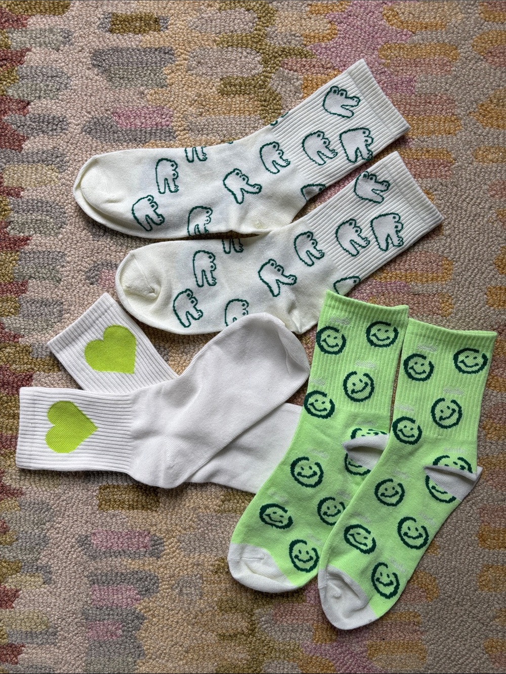 Trio of adorable kid socks alligators, hearts, smiley faces shades of green NWOT